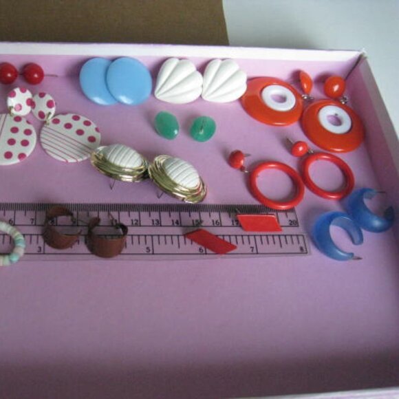 Lot of 15 Vintage Pierced Earrings No Backs - Picture 16 of 16